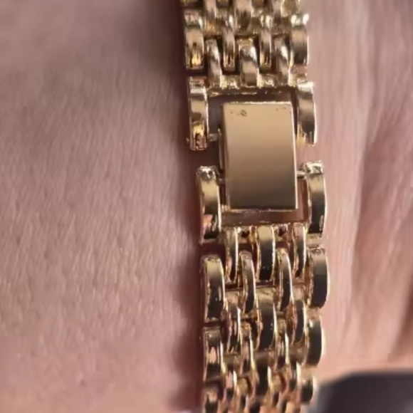 Classic Elegant Gold Crystal Watch